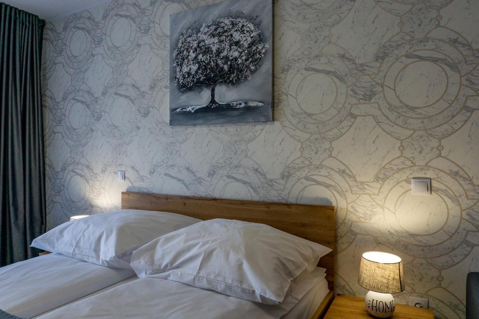 Hotel Epic Centrum Cisnadie Phòng bức ảnh