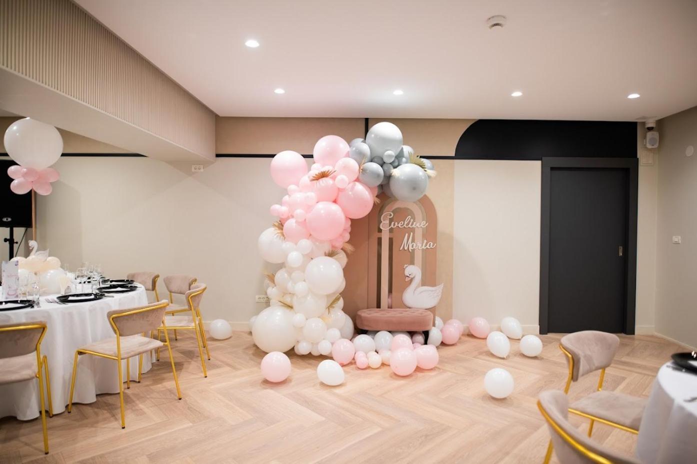 Hotel Epic Centrum Cisnadie Ngoại thất bức ảnh