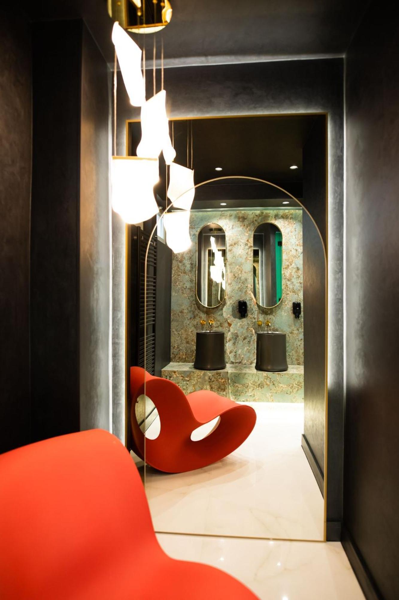 Hotel Epic Centrum Cisnadie Ngoại thất bức ảnh