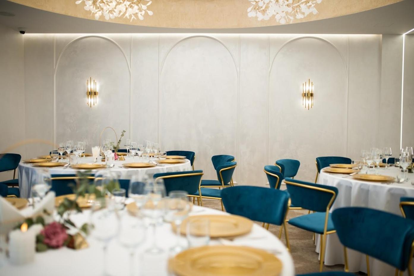Hotel Epic Centrum Cisnadie Ngoại thất bức ảnh