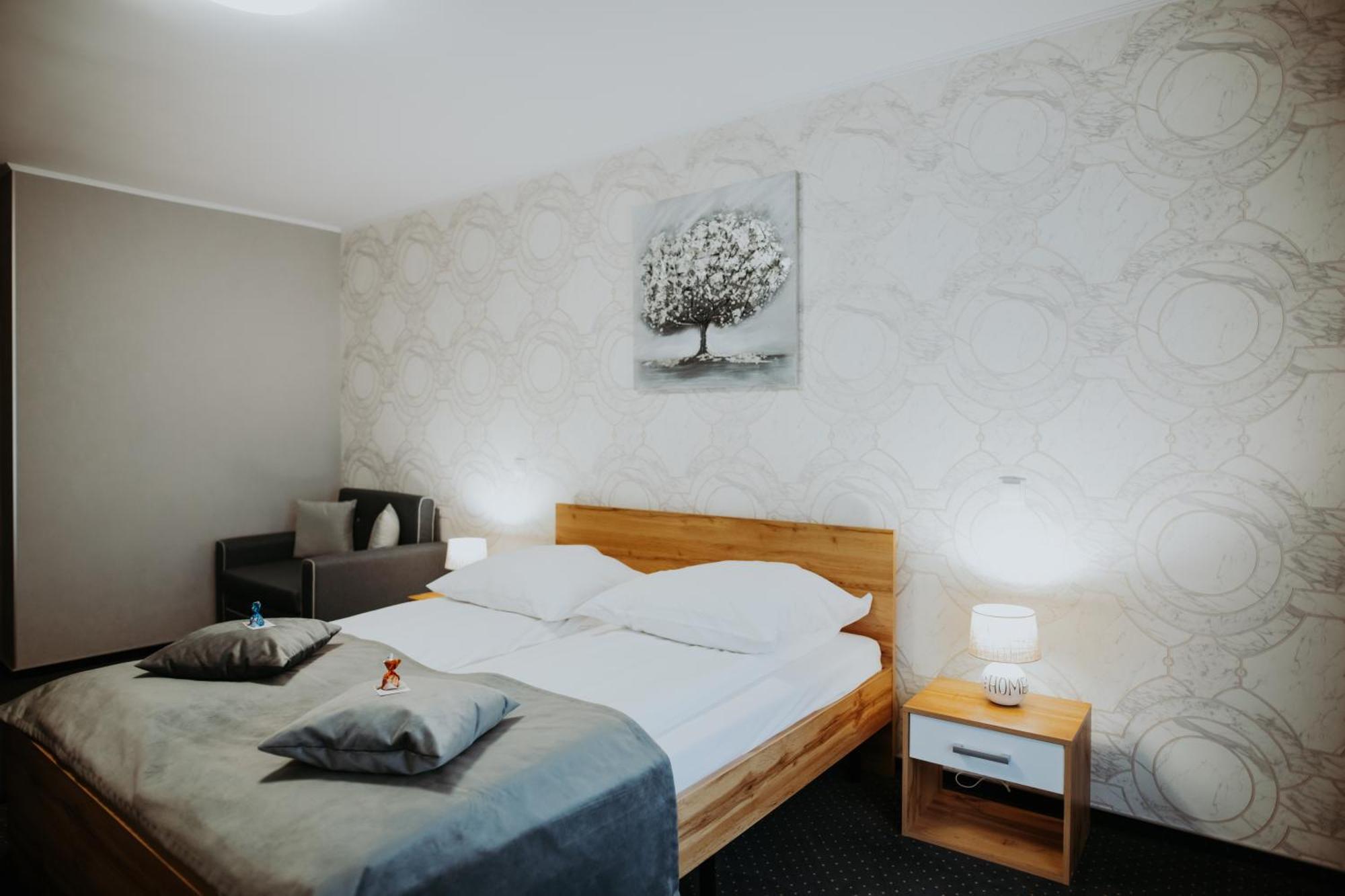 Hotel Epic Centrum Cisnadie Ngoại thất bức ảnh